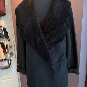 Chic Black Women's Blazer with Faux Fur Collar